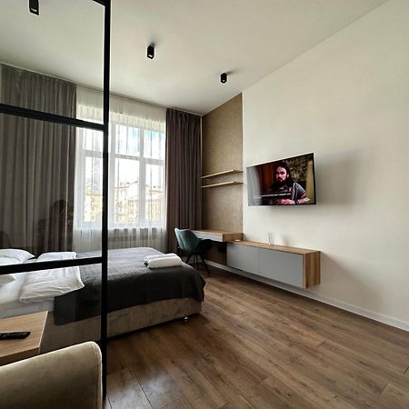 Romantic Apartments - In The Center Of Lviv , King-Size Bed Extérieur photo
