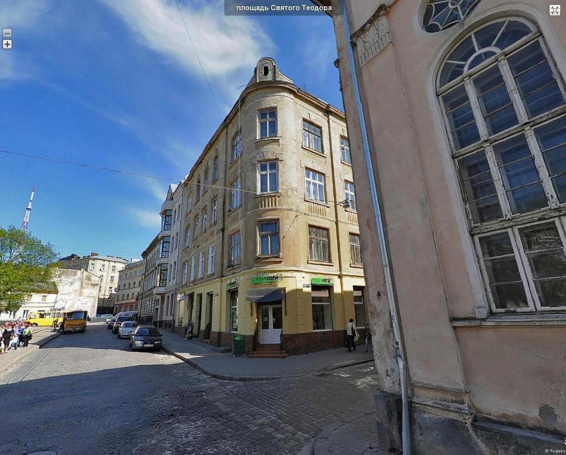 Romantic Apartments - In The Center Of Lviv , King-Size Bed Extérieur photo
