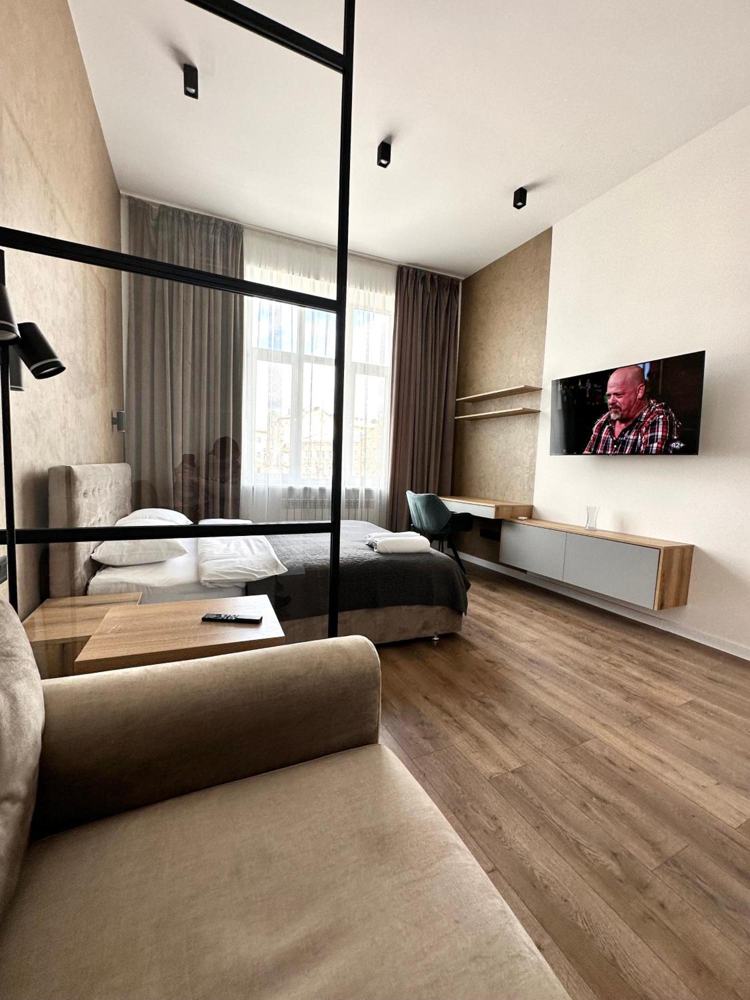 Romantic Apartments - In The Center Of Lviv , King-Size Bed Extérieur photo