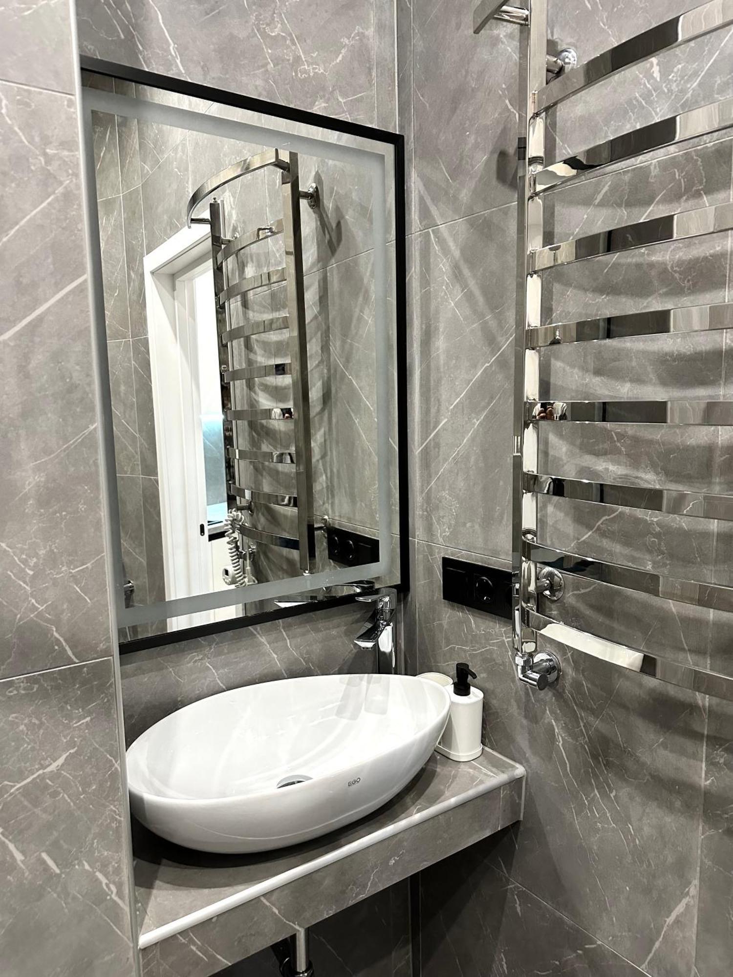 Romantic Apartments - In The Center Of Lviv , King-Size Bed Extérieur photo