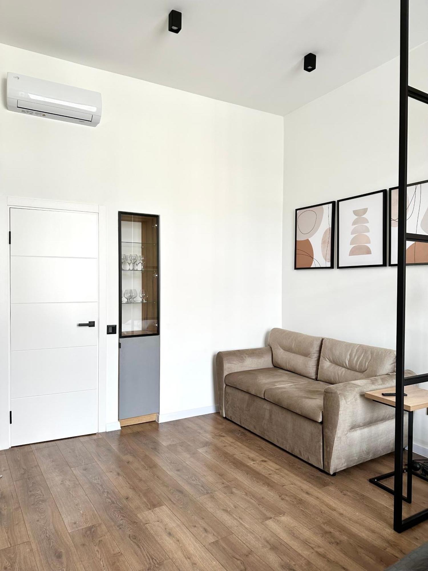 Romantic Apartments - In The Center Of Lviv , King-Size Bed Extérieur photo